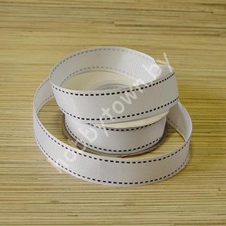 Репсовая лента с рисунком "Строчка" 25 мм (цв.белый с чёрным) 1 метр