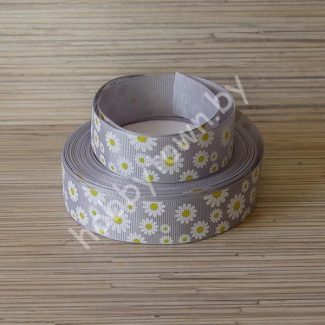 Лента репсовая 25мм "Ромашки" (цв. серый) 1м