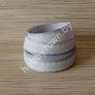 Репсовая лента с рисунком "Кружево" 25 мм (цв.св-серый/с белым) 1 метр