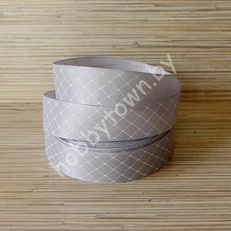 Репсовая лента с рисунком "Ромб" 25 мм (цв.светло-серый) 1 метр