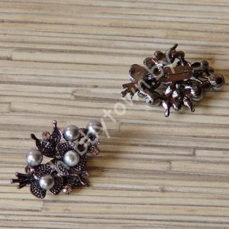 Брошь со стразами металл 35x25 мм (цв.чёрное серебро) 1шт.