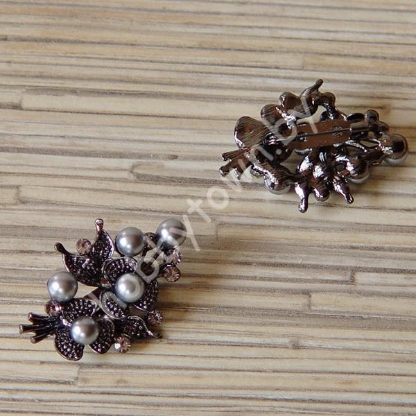 Брошь со стразами металл 35x25 мм (цв.чёрное серебро) 1шт.