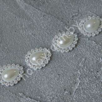 Кабошон со стразами "Капля" 23x18 мм (цв. кремовый) 1шт.