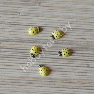 Божья коровка декоративная (дерево) 10x13мм (цв. жёлтый) 1 шт.