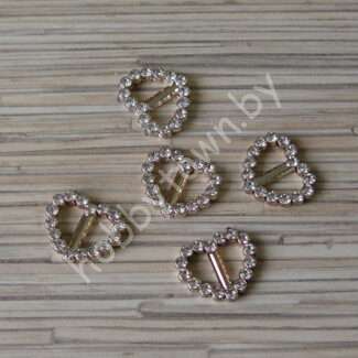 Пряжка-серединка пластик со стразами Сердечко 20x22 мм (цв. золото) 1 шт.