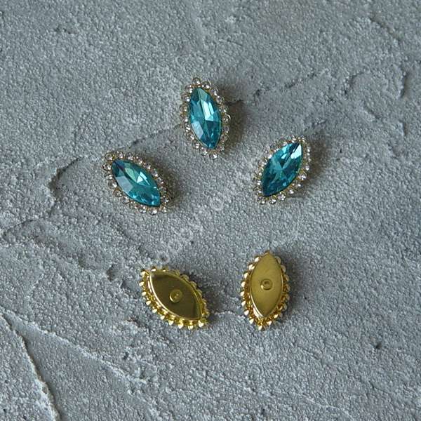 Стразы пришивные в золотой оправе 10x20 мм "Овал заостренный" (цв.голубой 12) 1 шт.