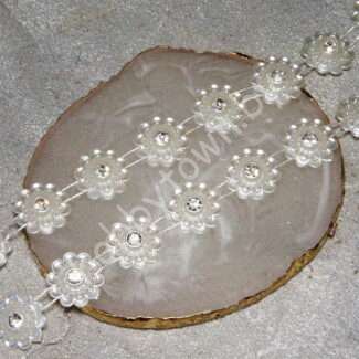 Кабошон со стразами "Цветочек-4" 16 мм (цв. айвори) 1 шт.