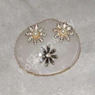 Кабошон флоризель пластик 30 мм Цветочек с бусинкой (цв.золото) 1 шт.