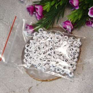 Бусины-буквы английские круглые 7 мм (цв. белый) 200 шт.