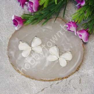 Серединка ювелирная Бабочка 28×22 мм (цв.белый 01) 1 шт.